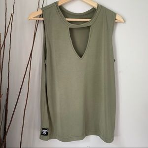 NX3 Sleeveless Tank Top V Neck Cut Out Women’s Size Small